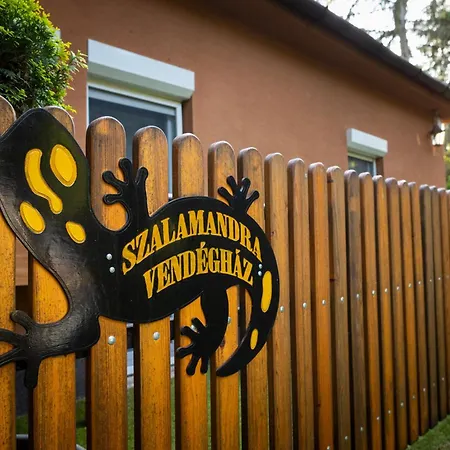 Szalamandra Vendeghaz * Kismaros