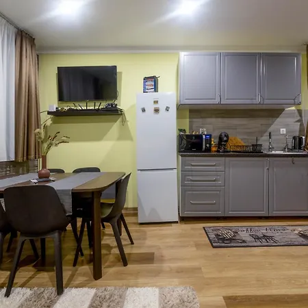 Szalamandra Vendeghaz Apartment *